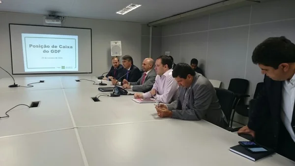 13° dos aniversariantes do GDF vai atrasar. De novo