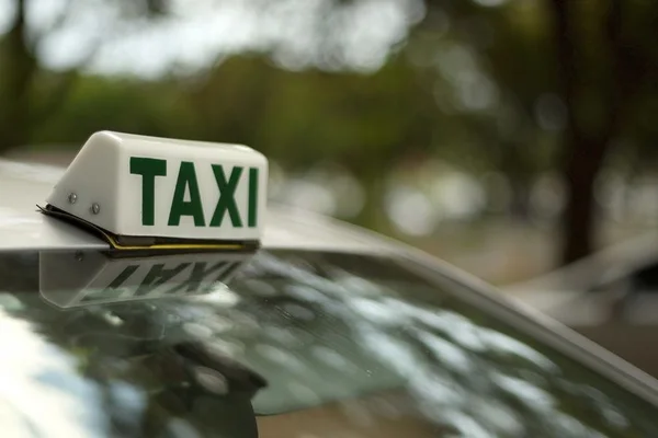 DF: taxista cobra R$ 85 em corrida, leva celular e dinheiro de foliões