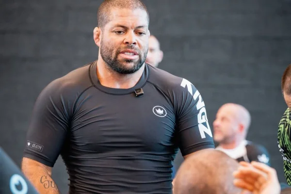 Lenda do jiu-jítsu, André Galvão é acusado de assédio sexual por aluna