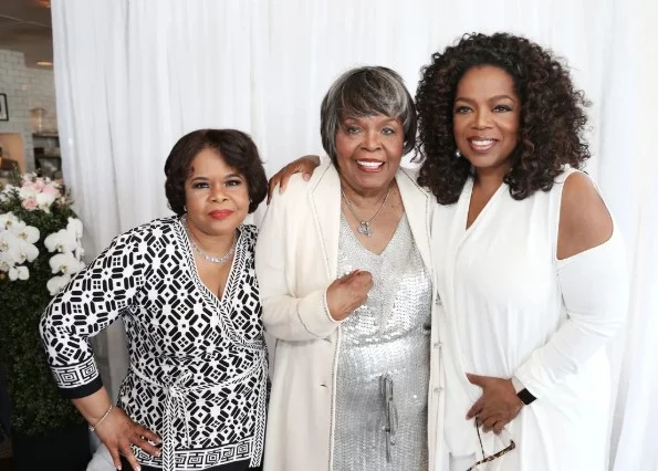 Mãe de Oprah morre aos 83 anos no Dia de Ação de Graças