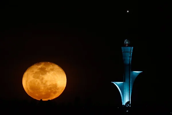 Prepare a câmera! Madrugada desta segunda-feira (4/12) terá superlua