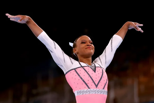 Ginástica artística: Rebeca Andrade brilha e é ouro no salto