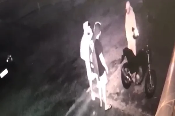 Vídeo: professor de luta é morto a tiros em estacionamento de academia