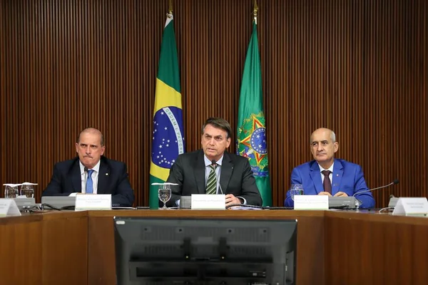 Rolou na 4ª: privatizações, ONGs x Bolsonaro, Ibama e atentado no RS