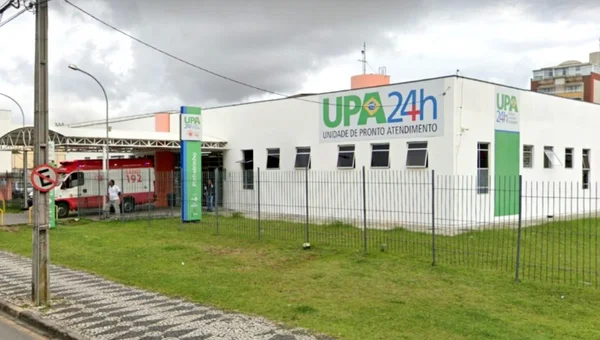 Casal bebe junto, briga e mulher esfaqueia marido em Curitiba