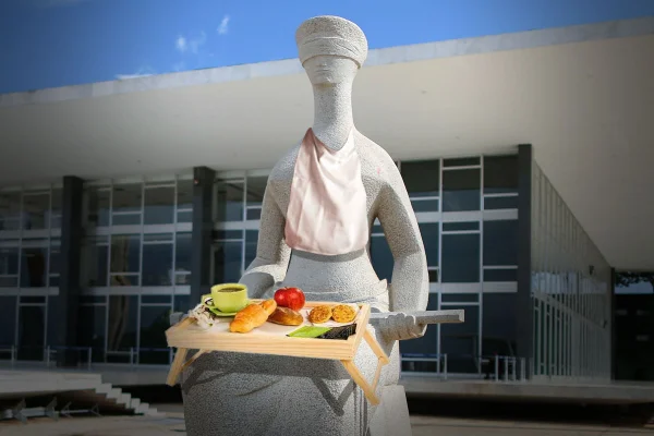 De cookie diet a salaminho: saiba o que há no cardápio dos lanches do STF