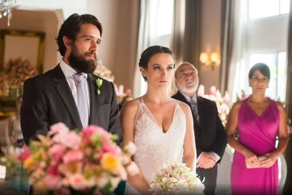 O Outro Lado: confira fotos do casamento bombante de Clara e Renato