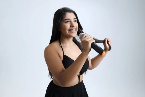 Conheça Beatriz Andrade, cantora hit do TikTok que encantou João Gomes