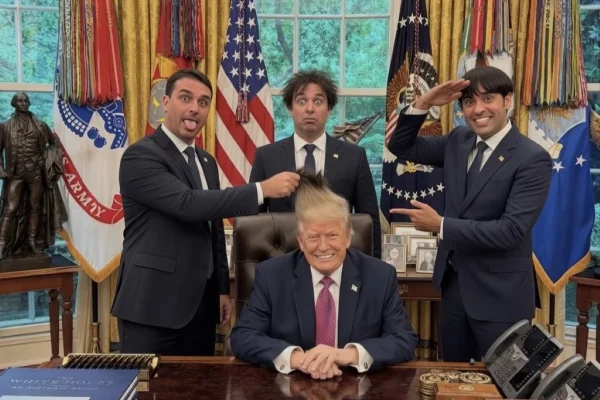 Imagem colorida mostra encontro de trump com flávio - Metrópoles