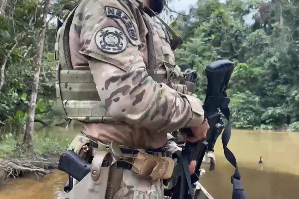 PF e Gendarmerie prendem três pessoas listadas na Difusão Vermelha da INTERPOL