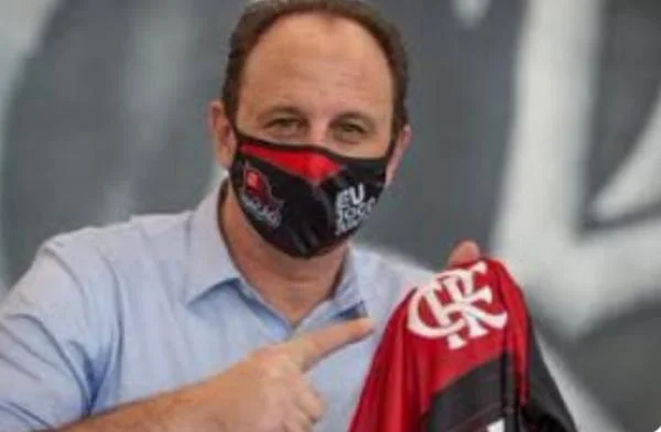 Rogério Ceni é, ao mesmo tempo, herói e vítima do Flamengo