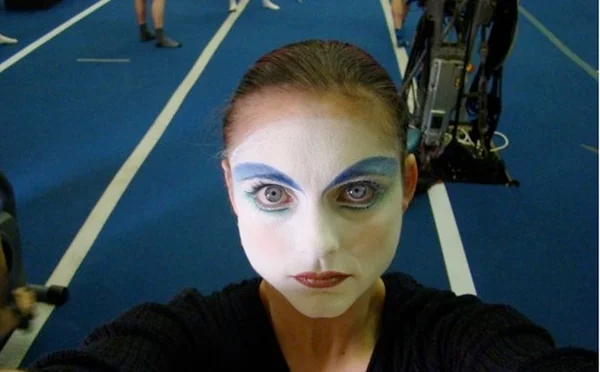 Acrobata do Cirque du Soleil sofre queda durante apresentação