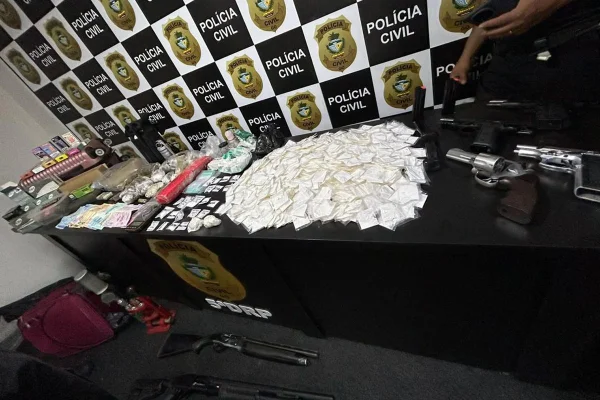 Drogas e armas - Metrópoles