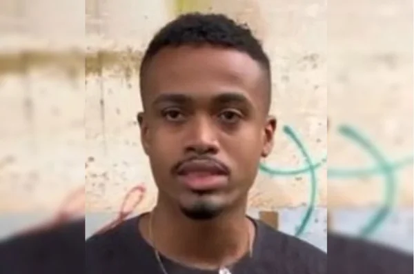 homem negro de bigode