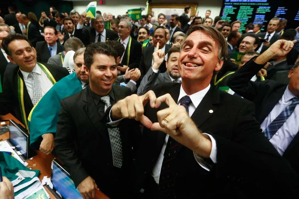 Cinco partidos avançam na criação de bloco anti-Bolsonaro na Câmara
