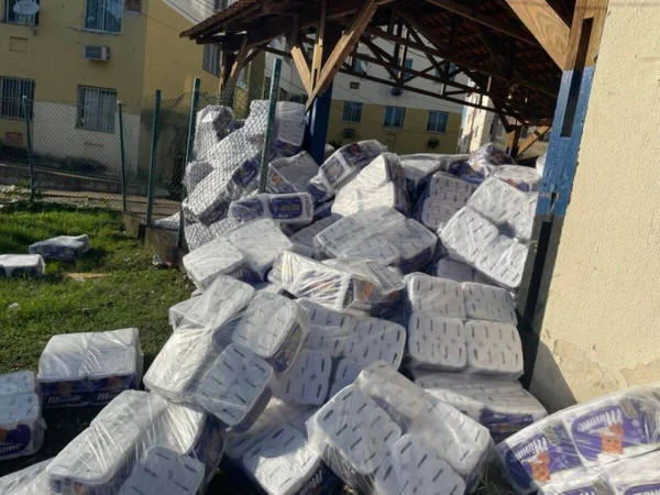 Rio: carreta com carga de papel higiênico é sequestrada na zona norte
