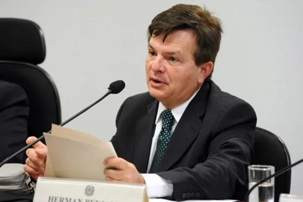Ministro do TSE entrega relatório sobre cassação da chapa Dilma/Temer