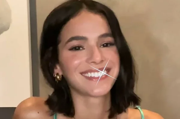 Bruna Marquezine diz se arrepender de ter insistido em alguns namoros