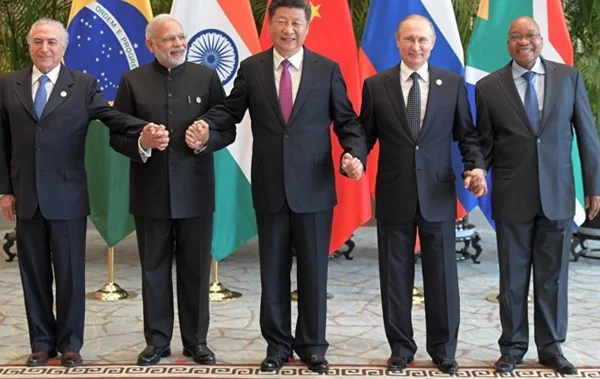 Fica Temer? Embaixada russa posta foto do Brics e troca Bolsonaro