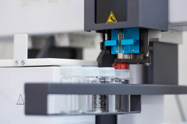 Laboratório Teuto abre 87 postos de emprego em Anápolis (GO)