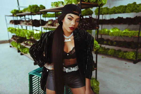 Ludmilla “surta” após Justin Bieber repostar um vídeo da funkeira