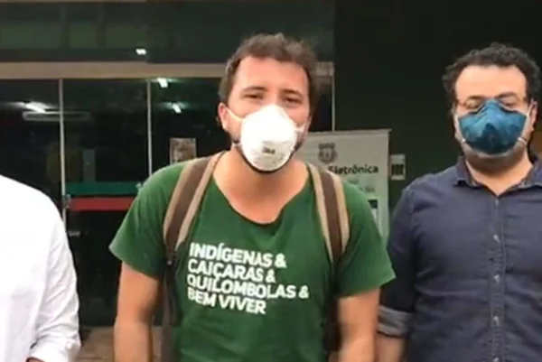 Manifestante é preso perto do CCBB após tentar impedir ação do GDF