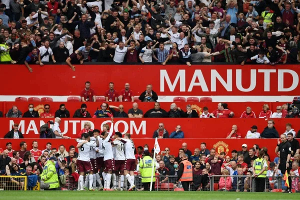 Com CR7 apagado, Manchester United perde para o Aston Villa em casa