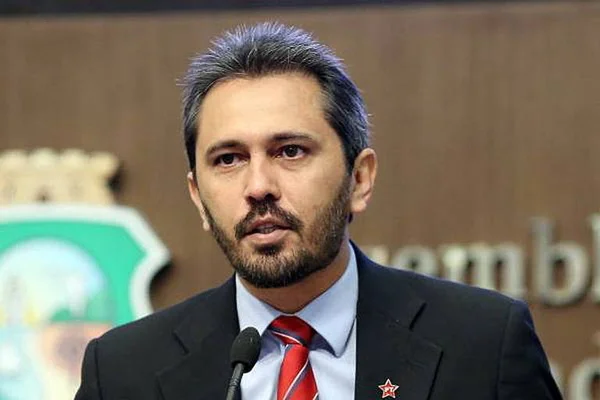 Elmano de Freitas (PT) é eleito governador do Ceará