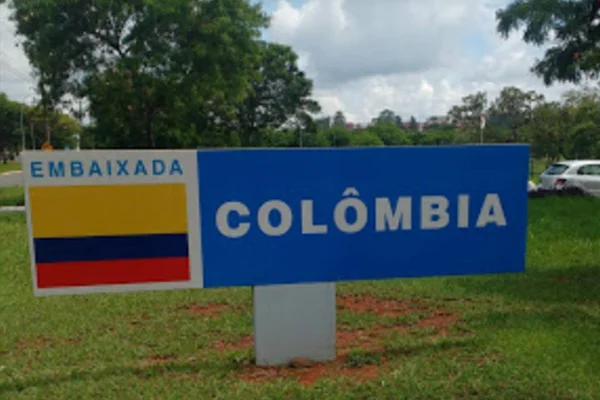 Grupo convoca ato contra governo Iván Duque na Embaixada da Colômbia