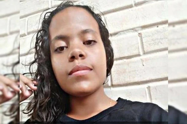 Mãe procura por filha de 14 anos, que saiu para ir à igreja há uma semana