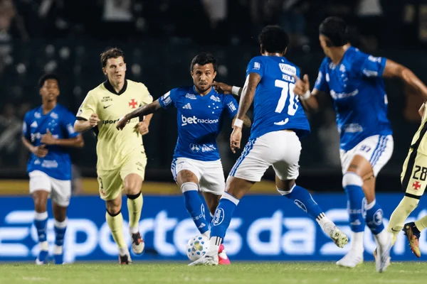 Vasco vence Cruzeiro e deixa a zona de rebaixamento do Brasileirão - destaque galeria Vasco vence Cruzeiro e deixa a zona de rebaixamento do Brasileirão - destaque galeria