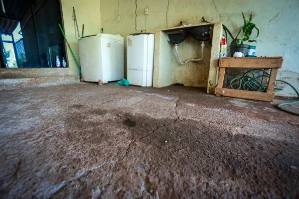 Defesa Civil vê risco de colapso em casa de Samambaia após rachaduras - destaque galeria