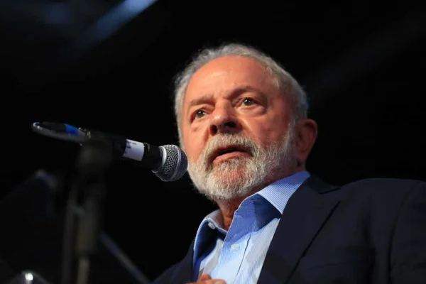 Equipe de segurança de Lula avalia desfile em carro blindado na posse