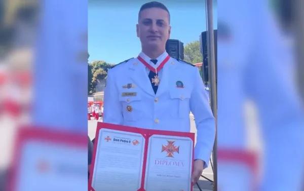 Tenente-coronel André Luiz Aquino recebe medança de honra em Goiânia, Goiás