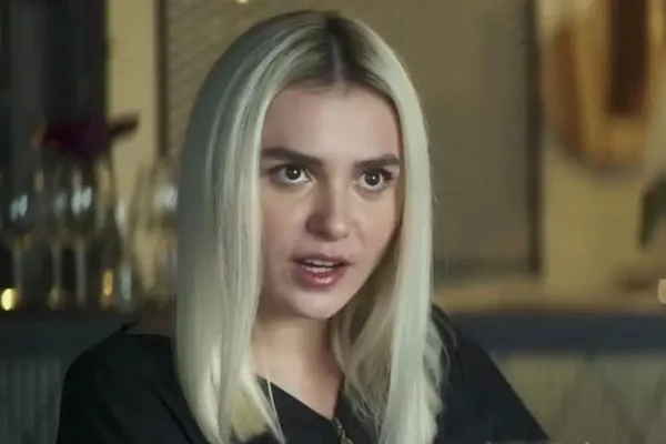 A Dona do Pedaço: Kim é perseguida, transa com lutador e trai Márcio