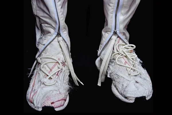Nostalgia X: parceria entre marca coreana e Reebok resgata anos 1990 com tecnologia