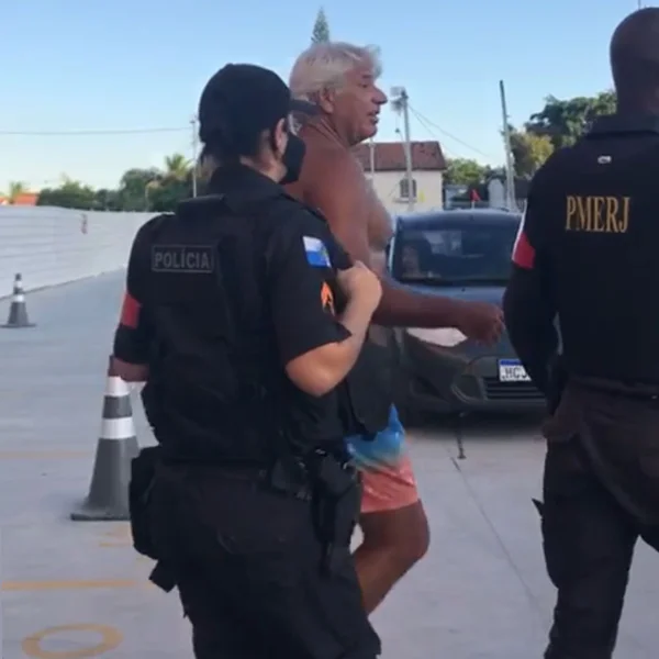 Traumatizada, diz mãe de jovem que acusa homem de assédio em quiosque