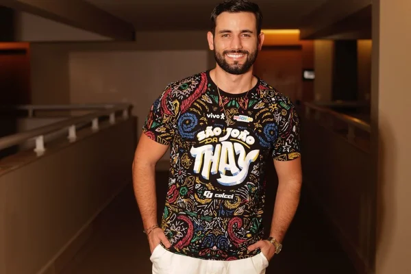 Foto colorida do ex-BBB Matteus Amaral, o Alegrete - Metrópoles