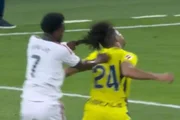 Vini Jr. puxa cabelo de Saliba, do Villarreal Vini Jr. puxa cabelo de Saliba, do Villarreal