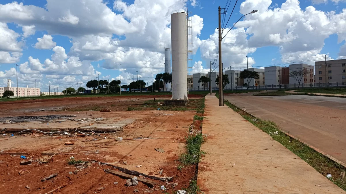O lote fica na QN 21 e QN 22 O lote fica na QN 21 e QN 22