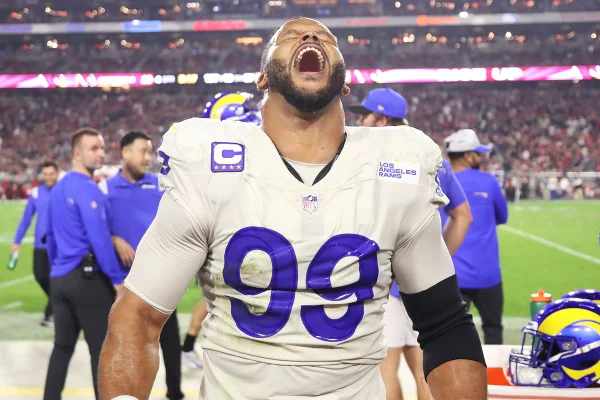 Em clássico emocionante, Rams travam reação dos Cardinals e vencem