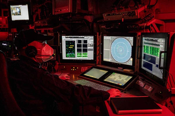 Rússia inicia exercícios com submarinos nucleares e lança-mísseis