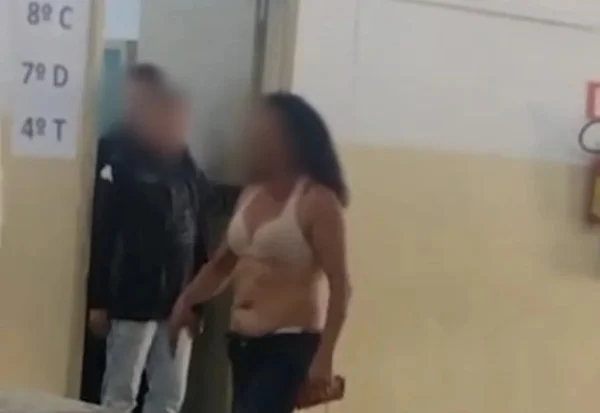 Mulher invade escola e fica seminua em SP - Metrópoles