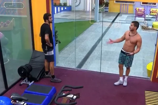 BBB22. Arthur especula sobre eliminação de Lina: “Minha torcida”