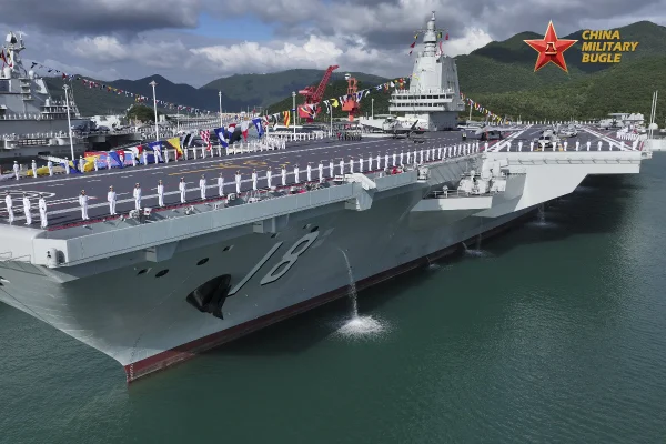 Imagem colorida de porta-aviões da China, Fujian - Metrópoles