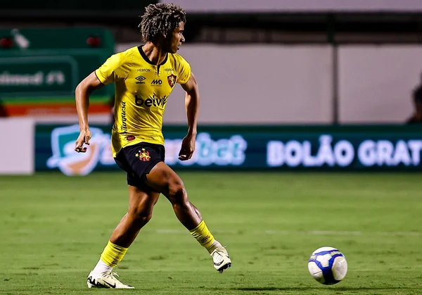 Imagem colorida do jogador Pedro Lima - Metrópoles