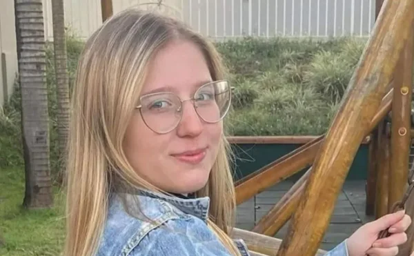 foto colorida da estudante de Medicina da Uniara Beatriz Vidal Scabello, 18 anos, morreu após passar mal em Matão (SP) - Metrópoles