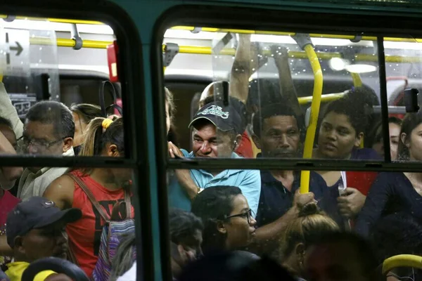 Reajuste da tarifa de ônibus e de metrô será alvo de ação na Justiça