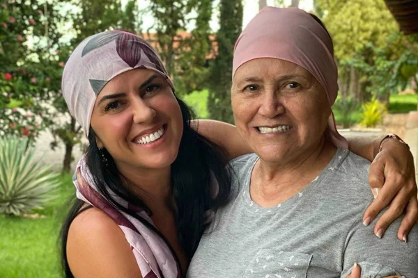 Graciele Lacerda e Dona Helena, mãe de Zezé di Camargo