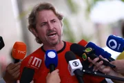Zeca Dirceu também participa da reunião convocada pela campanha de Lula Zeca Dirceu também participa da reunião convocada pela campanha de Lula
